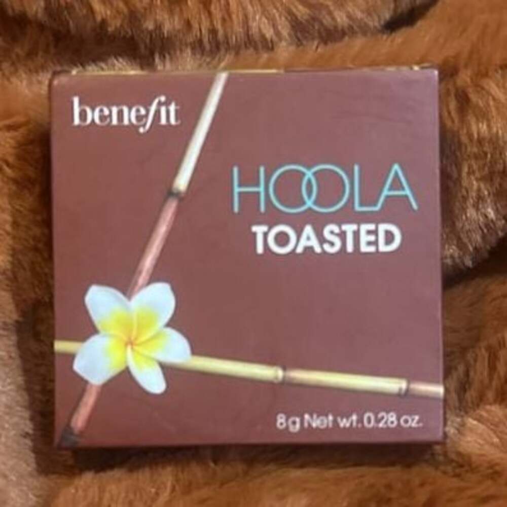 Benefit Cosmetics Hoola Toasted Matte Powder Bronzer Full Size 8g